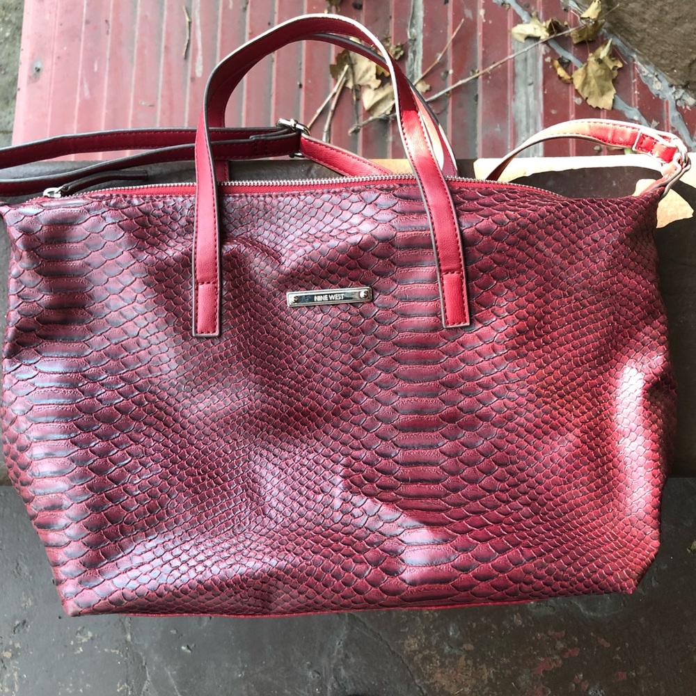 Nine West Medium size red snakeskin purse